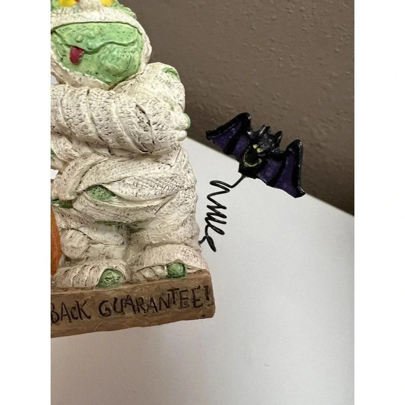 VINTAGE HALLOWEEN ZOMBIE MUMMY RESIN FIGURINE 2.75"H x 2"W BAT & PUMPKIN EUC - Picture 11 of 11